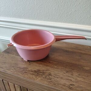 Vtg Pink Colander Strainer Bowl With Handle MCM Plastic Retro Kitchen Merrymaid